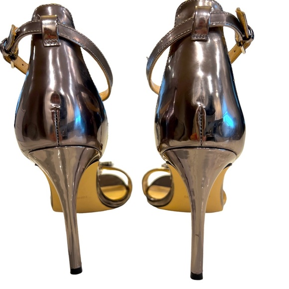 Nine West Mimosina Silver Jeweled T- Stap Heel Size 8 - Picture 5 of 7